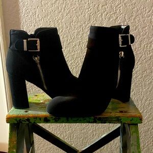 UNISA Black Heeled Boots